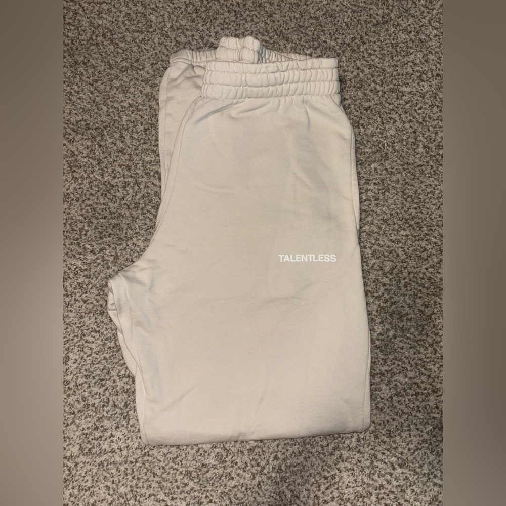 Talentless brand sweatsuit